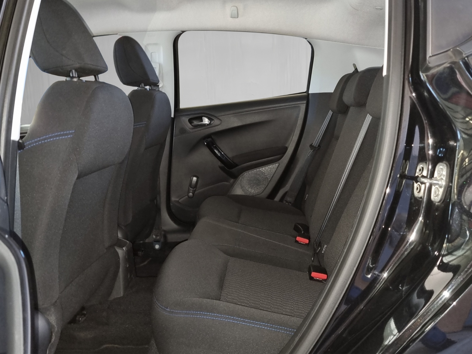 PEUGEOT 208 1.2 PureTech Style S/S-image-7
