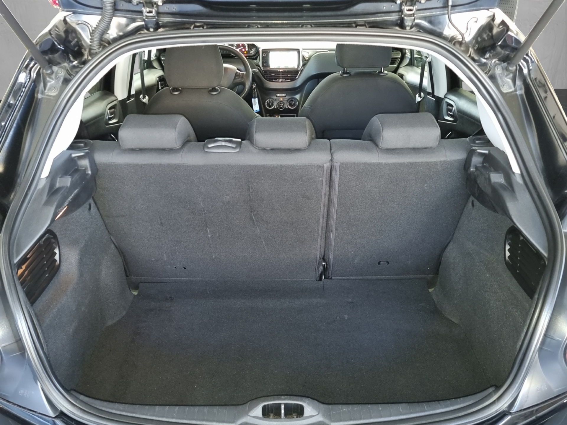 PEUGEOT 208 1.2 PureTech Style S/S-image-9