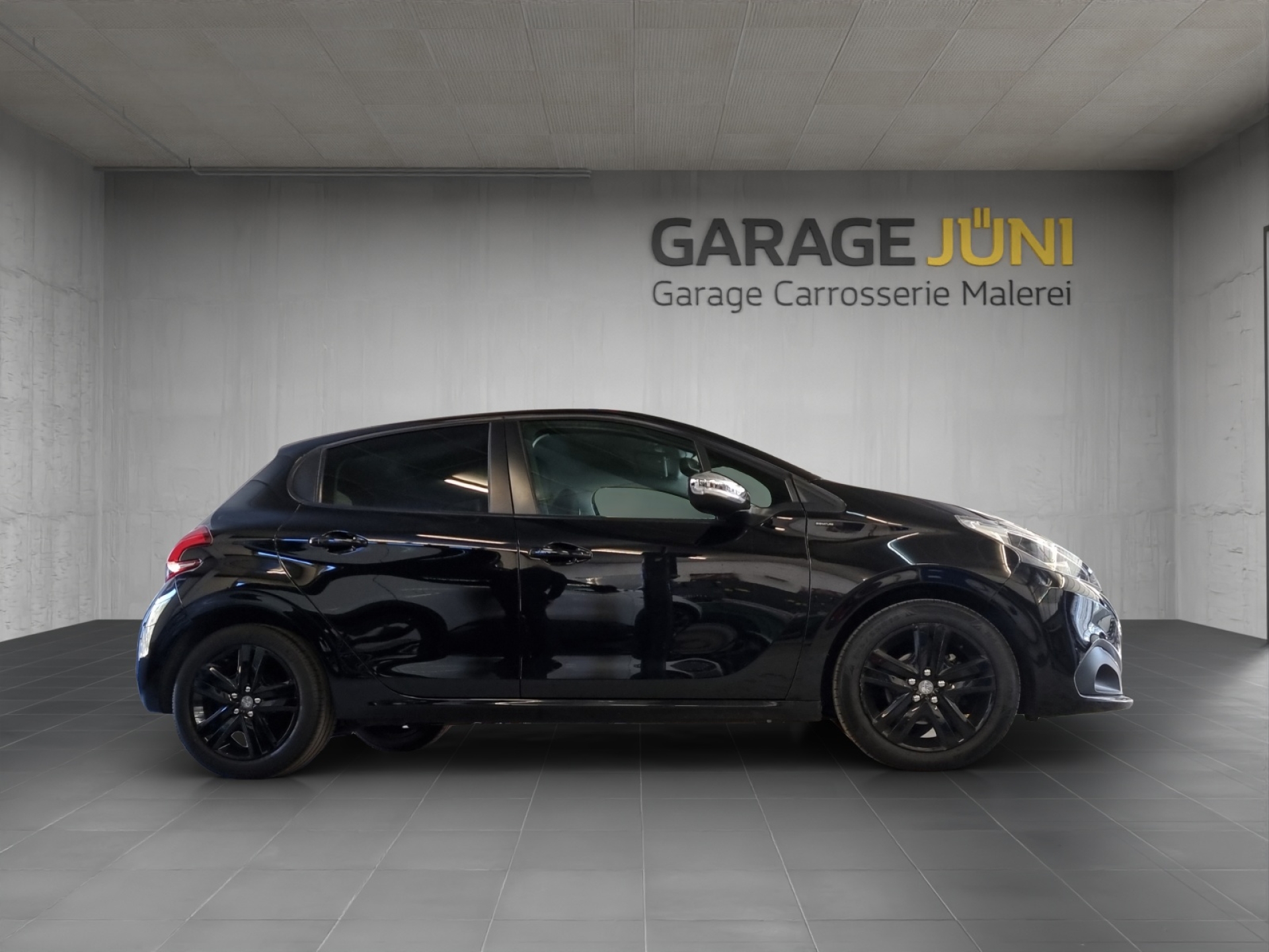 PEUGEOT 208 1.2 PureTech Style S/S-image-1