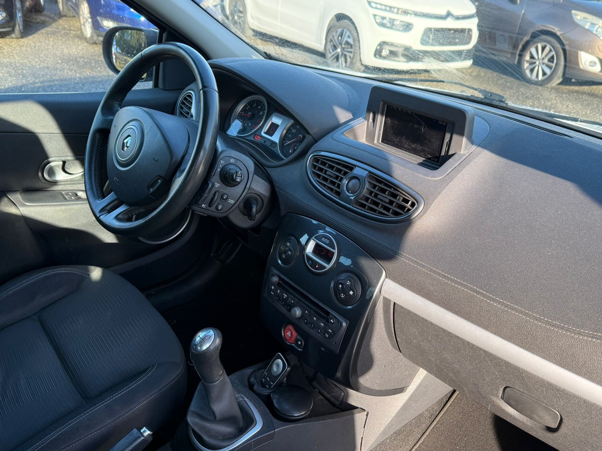 RENAULT Clio Grandtour 1.2 16V Turbo 20th Edition-image-8