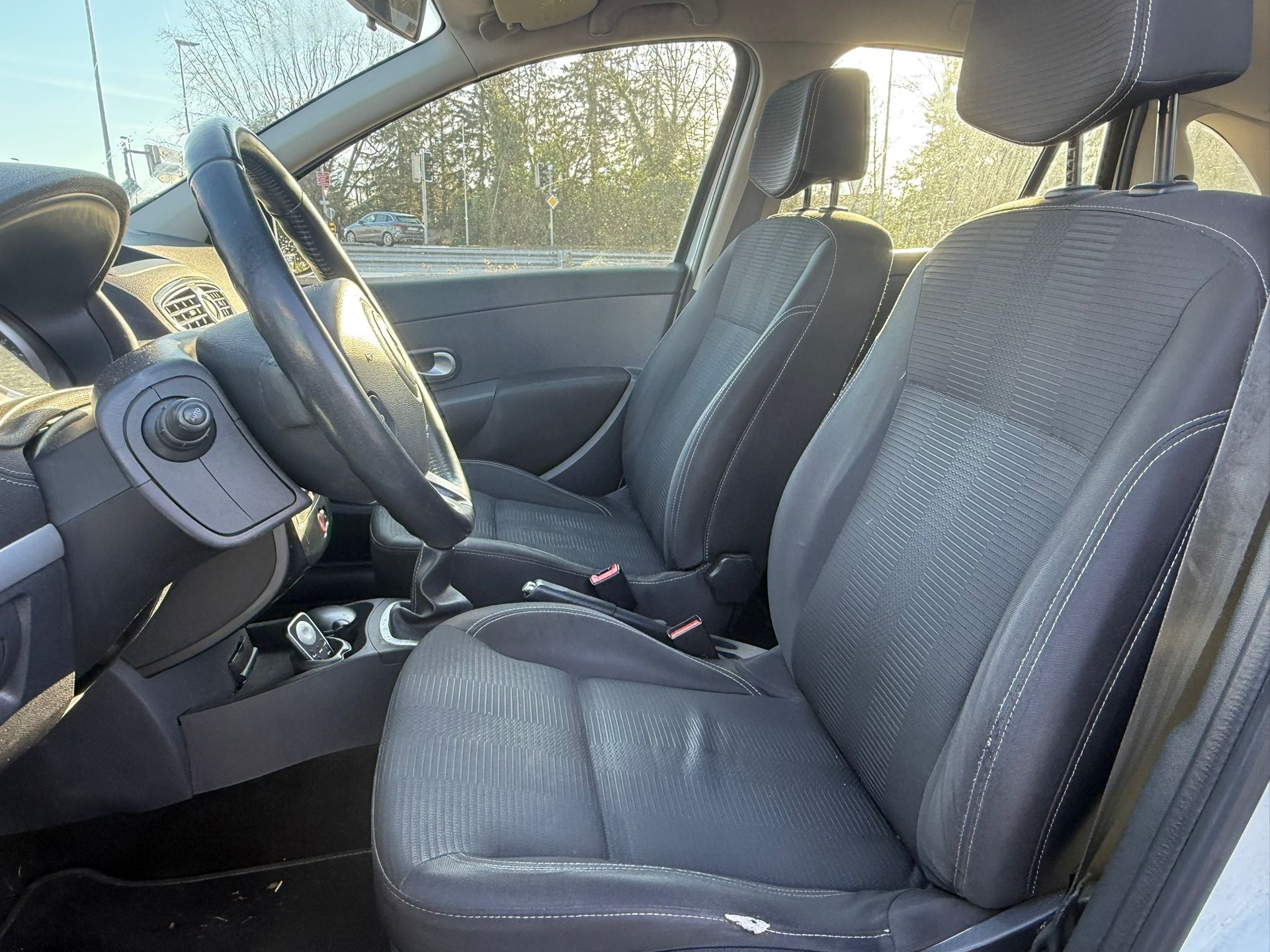 RENAULT Clio Grandtour 1.2 16V Turbo 20th Edition-image-10