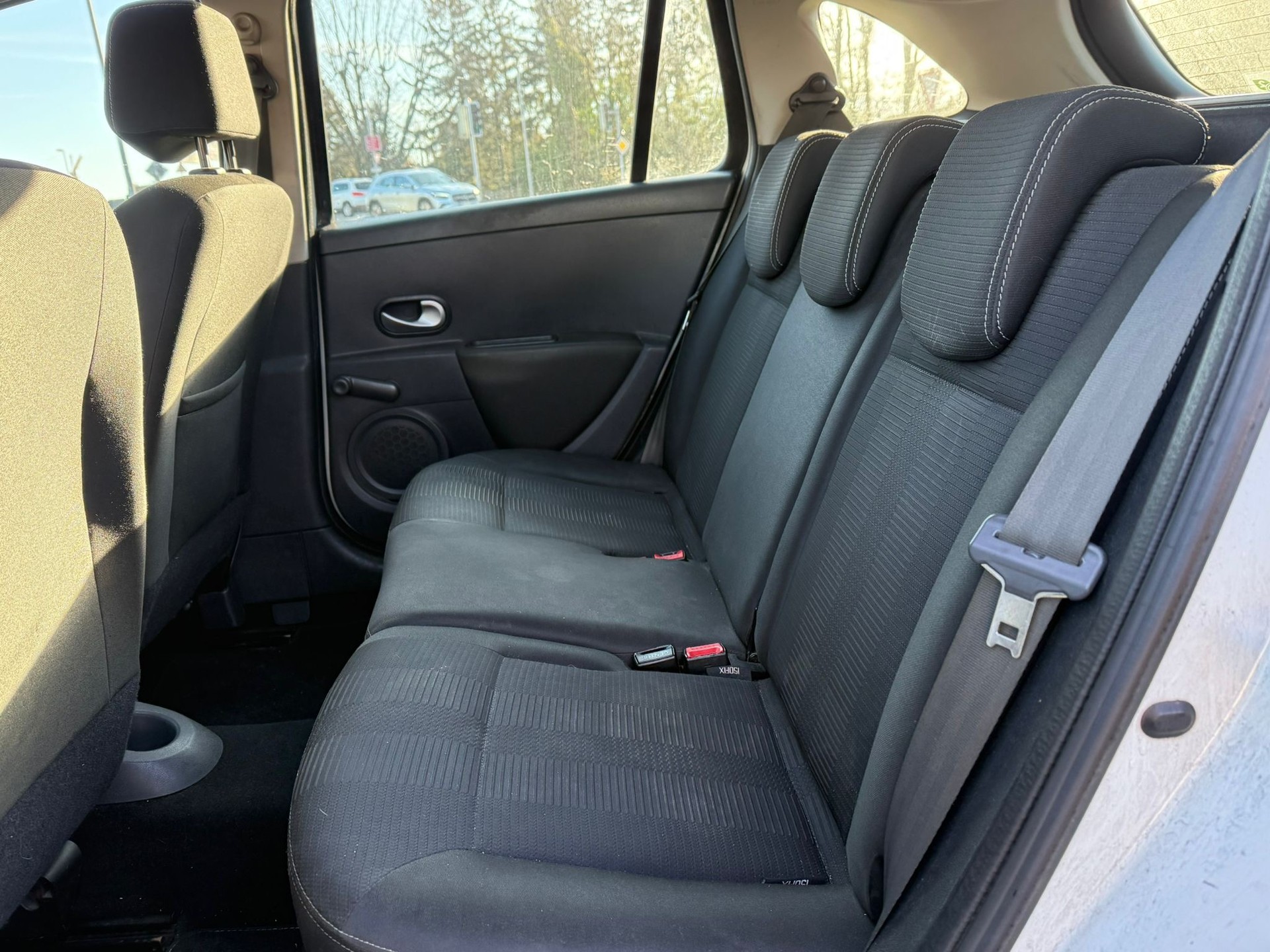 RENAULT Clio Grandtour 1.2 16V Turbo 20th Edition-image-9