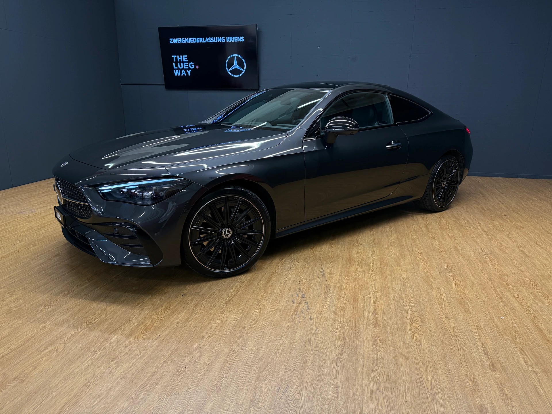 MERCEDES-BENZ CLE 300 4M - Coupé - AMG / DISTRONIC / 360 Grad Kamera / Head-Up Display-image-1