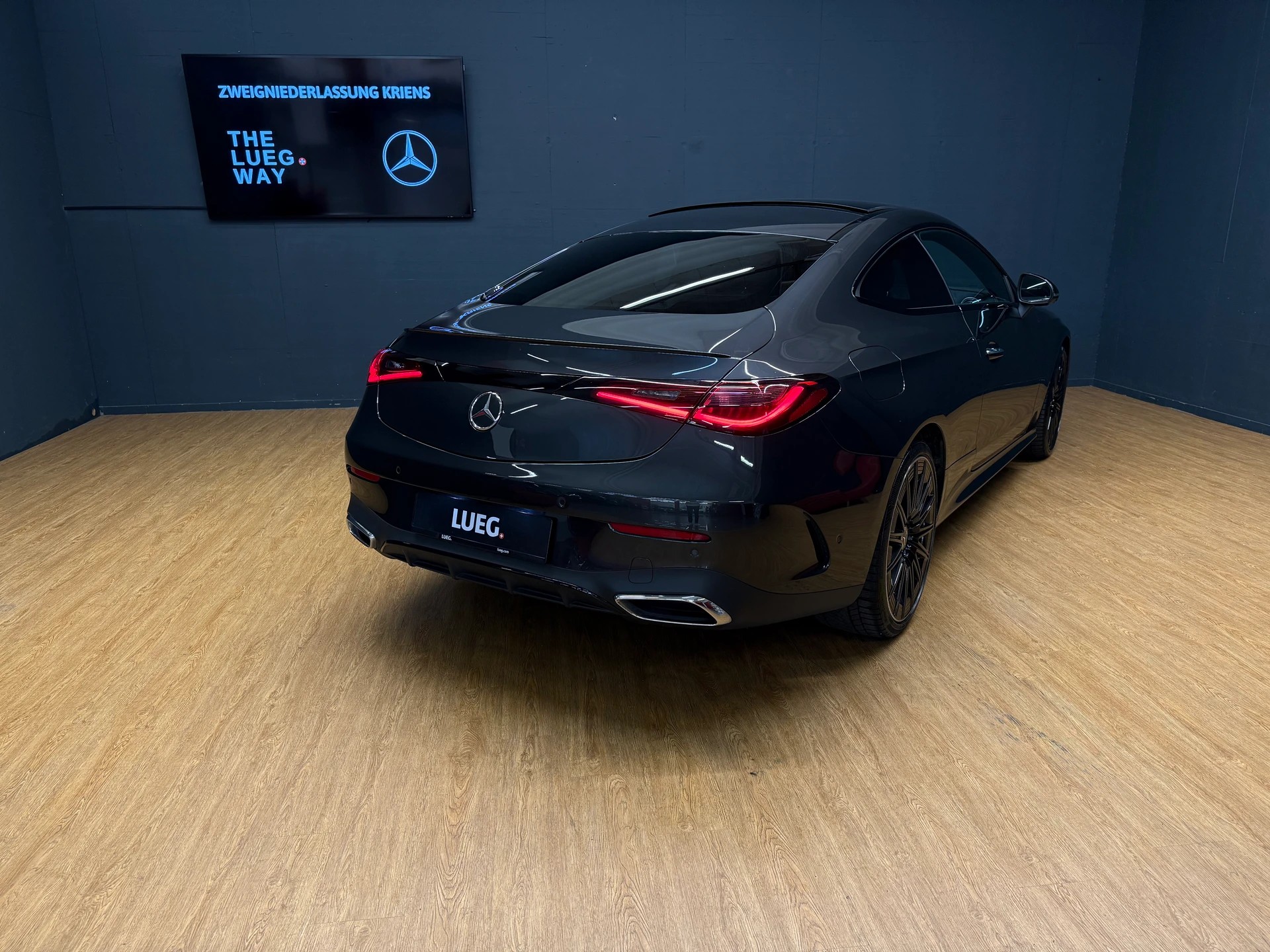 MERCEDES-BENZ CLE 300 4M - Coupé - AMG / DISTRONIC / 360 Grad Kamera / Head-Up Display-image-9