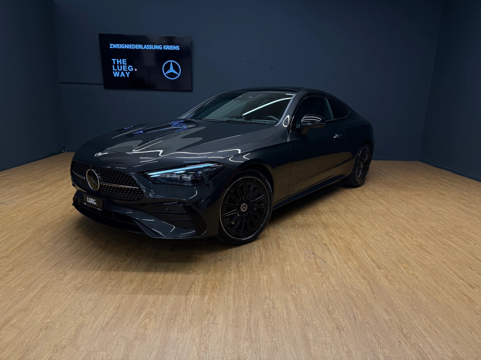 MERCEDES-BENZ CLE 300 4M - Coupé - AMG / DISTRONIC / 360 Grad Kamera / Head-Up Display-image-0