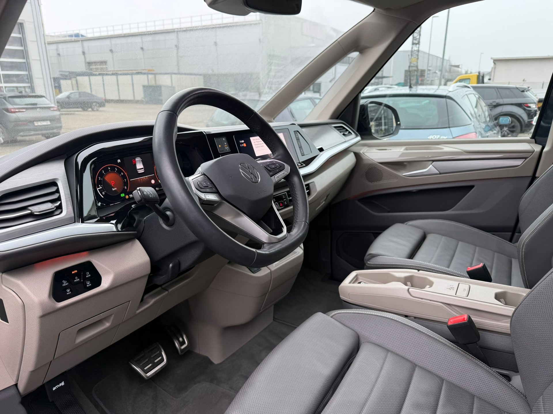 VW Multivan 2.0 TSI Style Liberty DSG Lang-image-16
