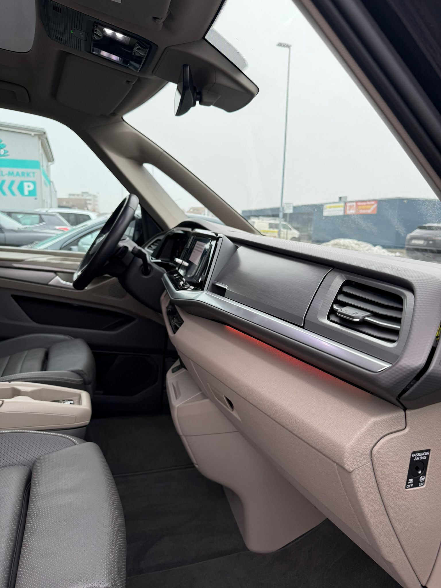 VW Multivan 2.0 TSI Style Liberty DSG Lang-image-26