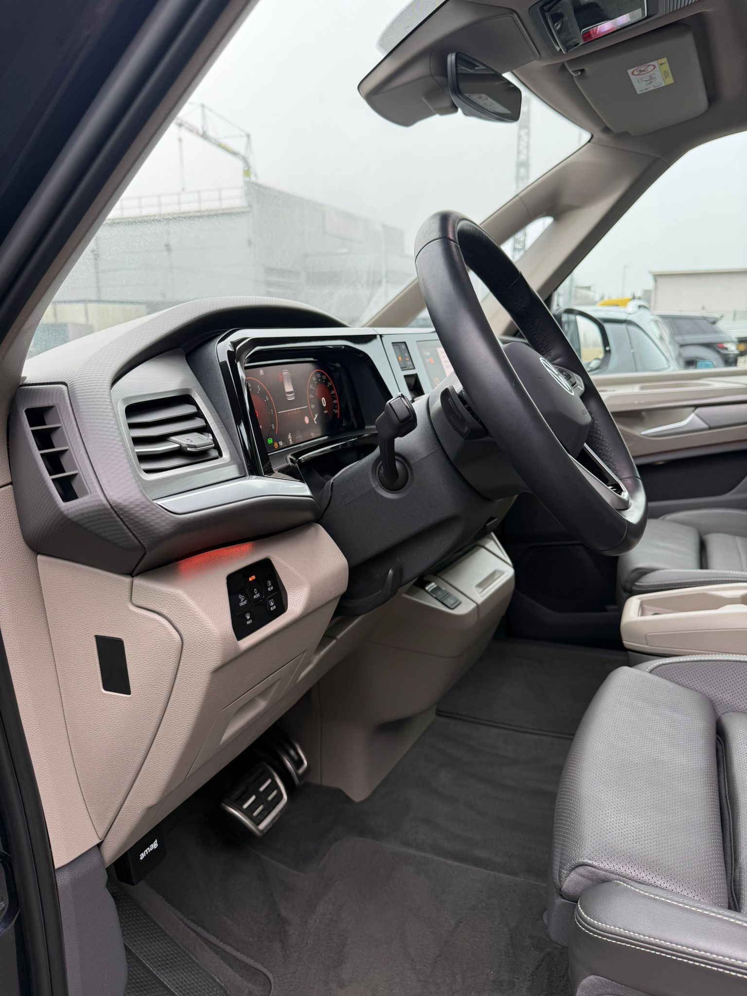 VW Multivan 2.0 TSI Style Liberty DSG Lang-image-19