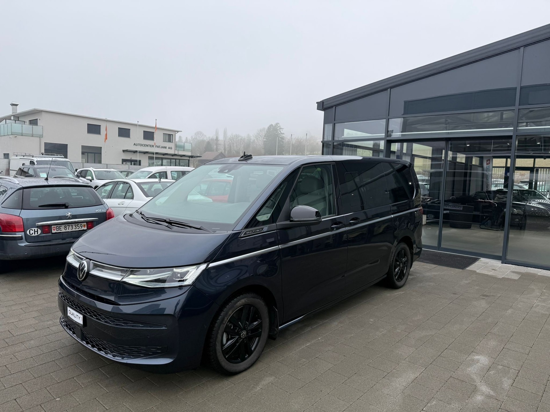 VW Multivan 2.0 TSI Style Liberty DSG Lang-image-1