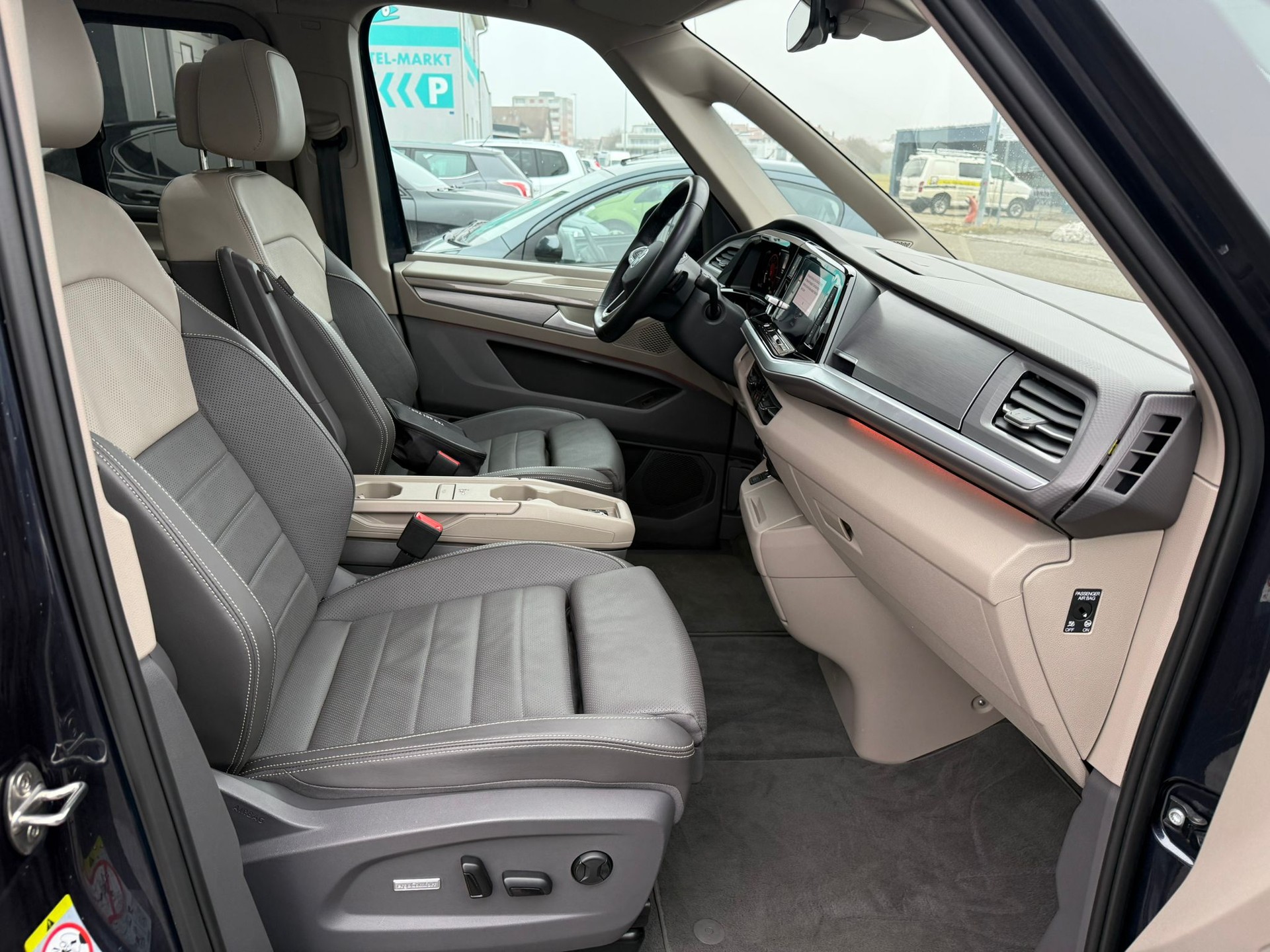 VW Multivan 2.0 TSI Style Liberty DSG Lang-image-15