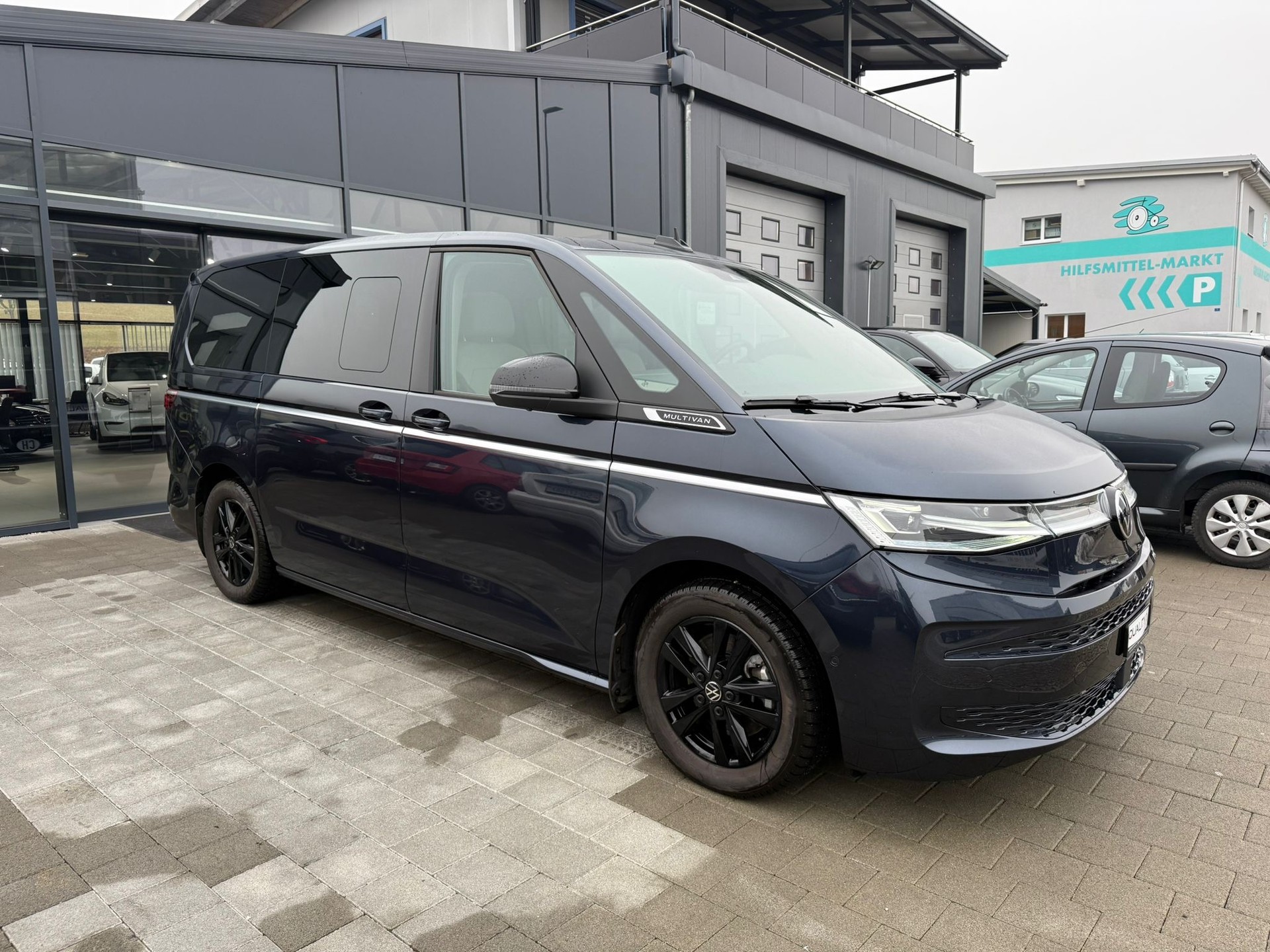 VW Multivan 2.0 TSI Style Liberty DSG Lang-image-5