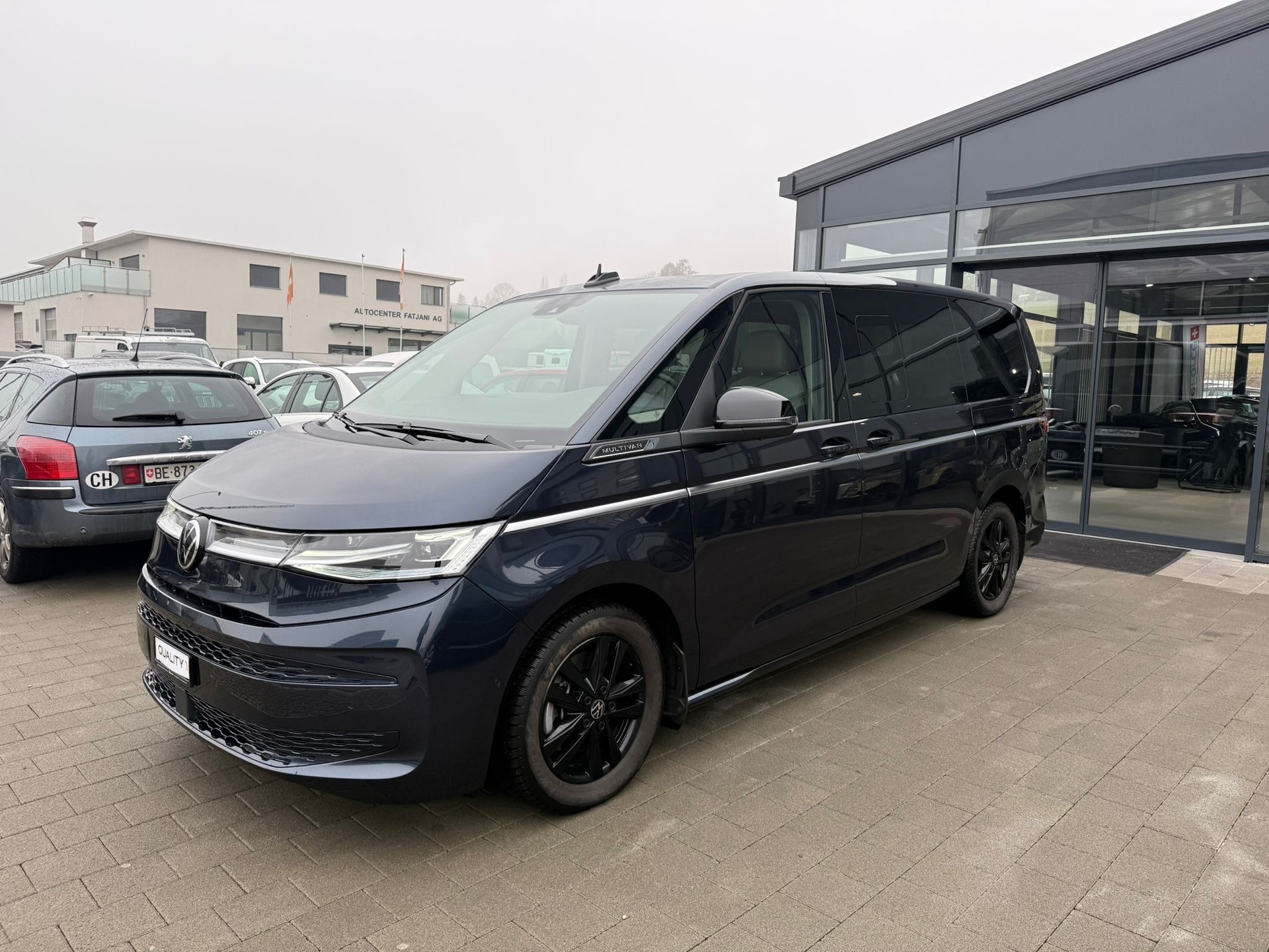 VW Multivan 2.0 TSI Style Liberty DSG Lang-image-0