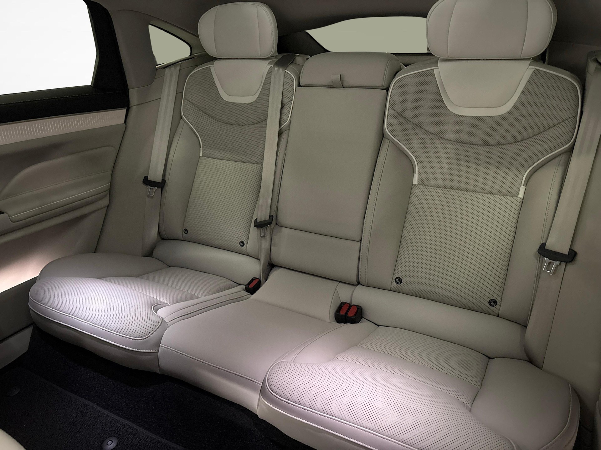 VOLVO ES90 Plus-image-12