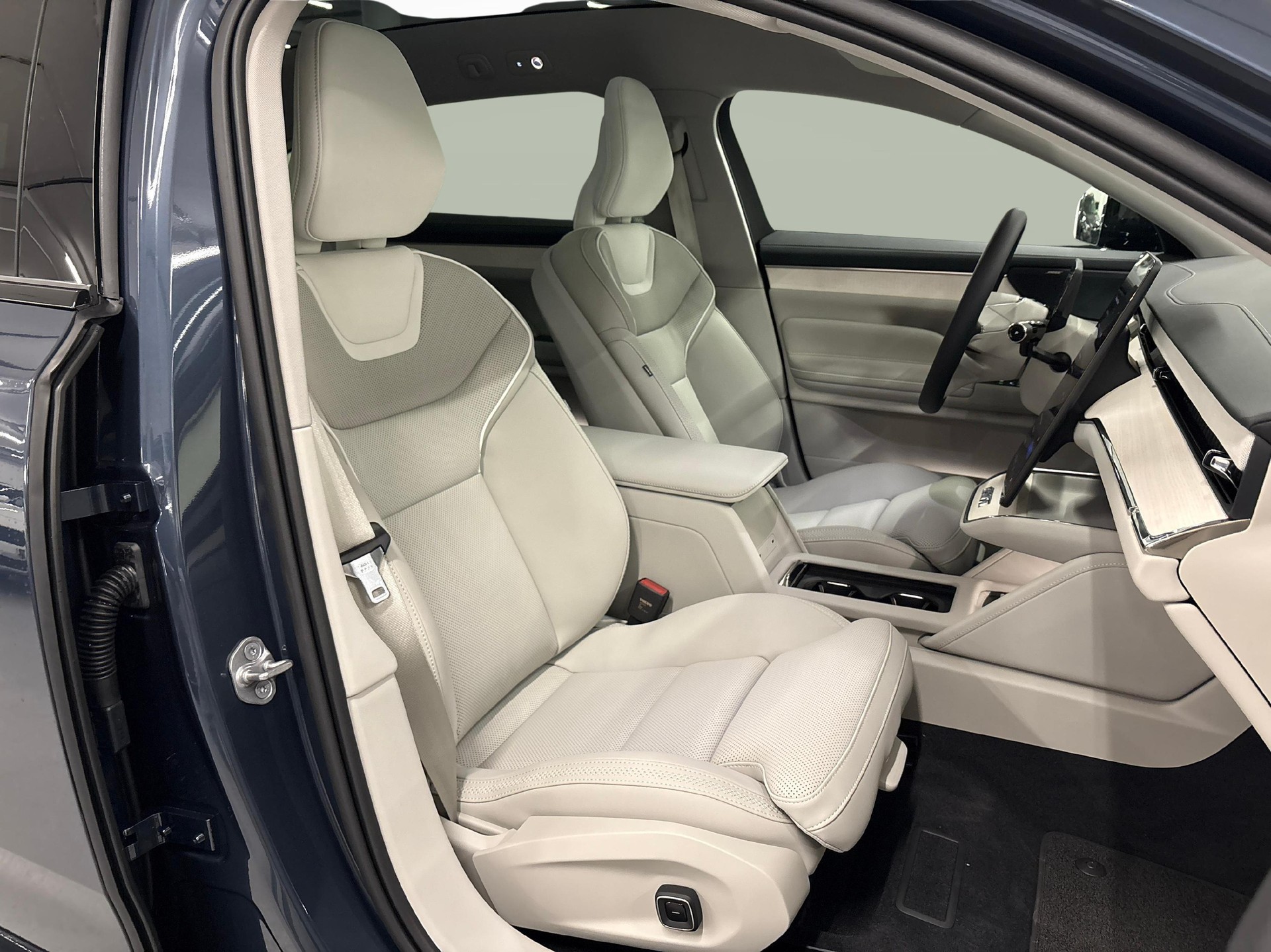 VOLVO ES90 Plus-image-11