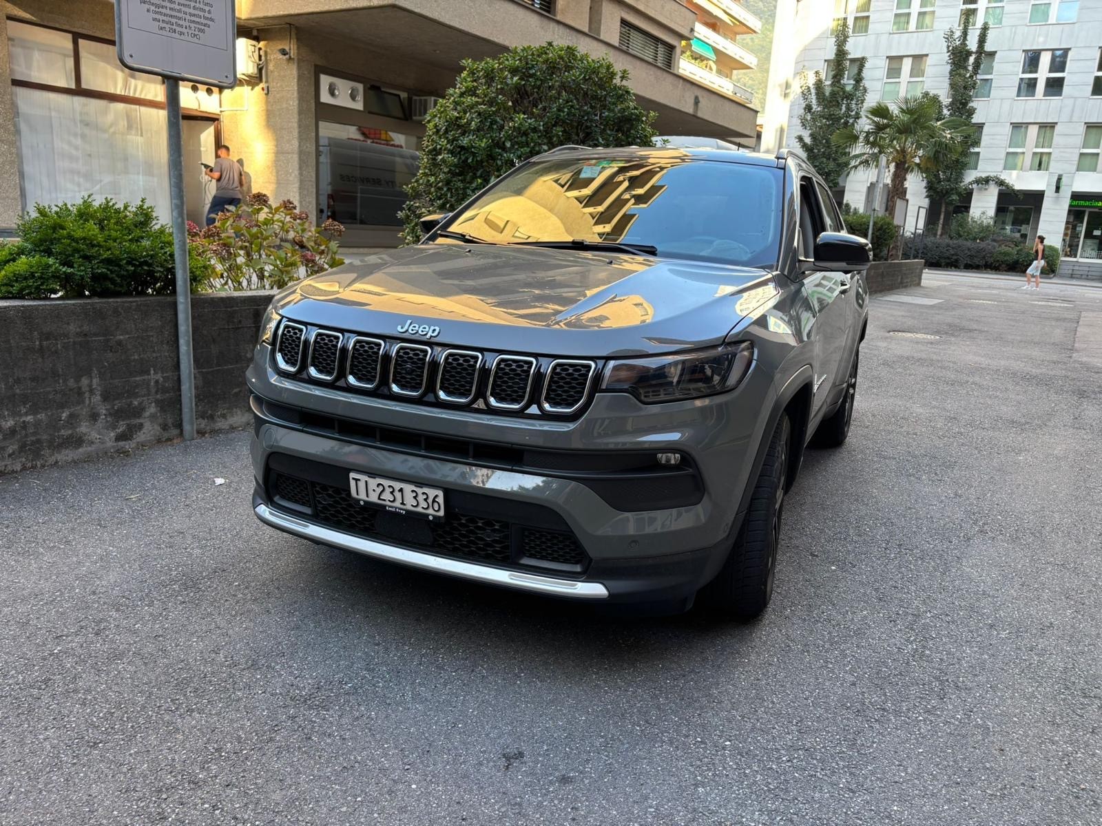 JEEP Compass 4x2 1.3 Limited DKG-image-2