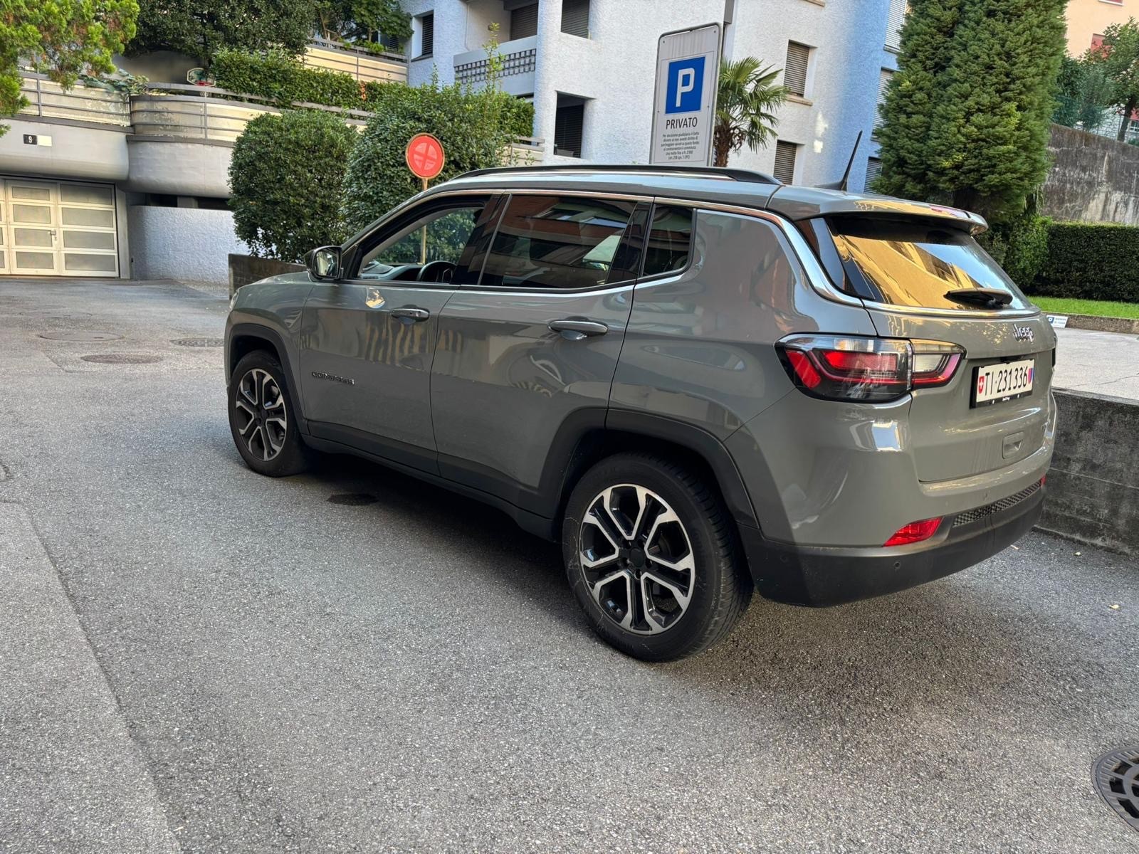 JEEP Compass 4x2 1.3 Limited DKG-image-1