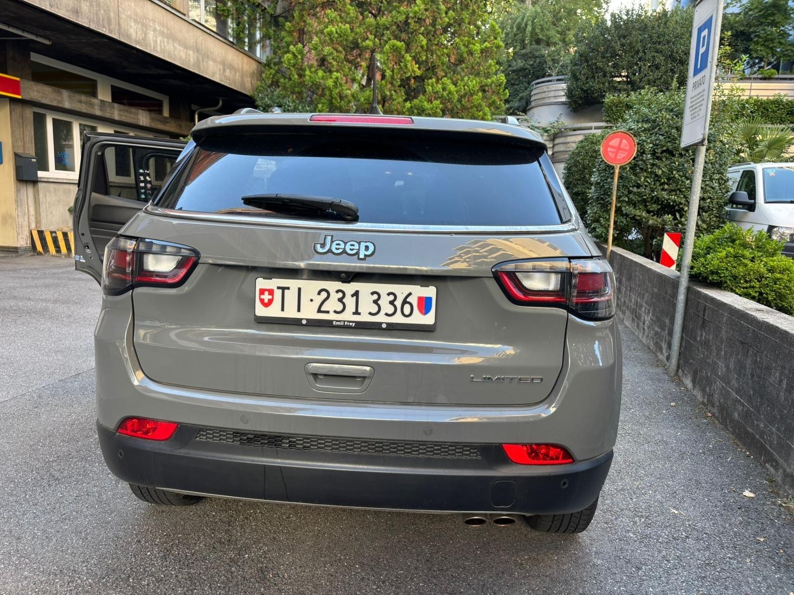 JEEP Compass 4x2 1.3 Limited DKG-image-4