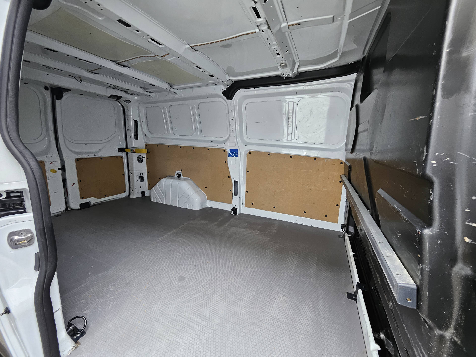 FORD Transit Custom Van 320 L2 2.0 TDCi 130 Trend * Nutzlast von 1'066KG * Anhängelast von 2'800KG *-image-11