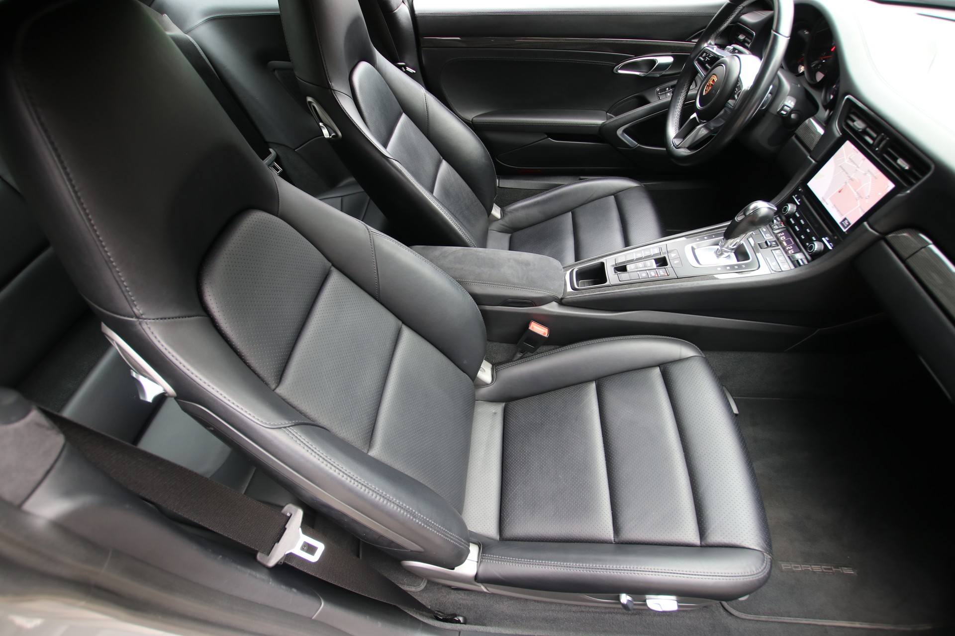 PORSCHE 911 Carrera 4 PDK-image-12