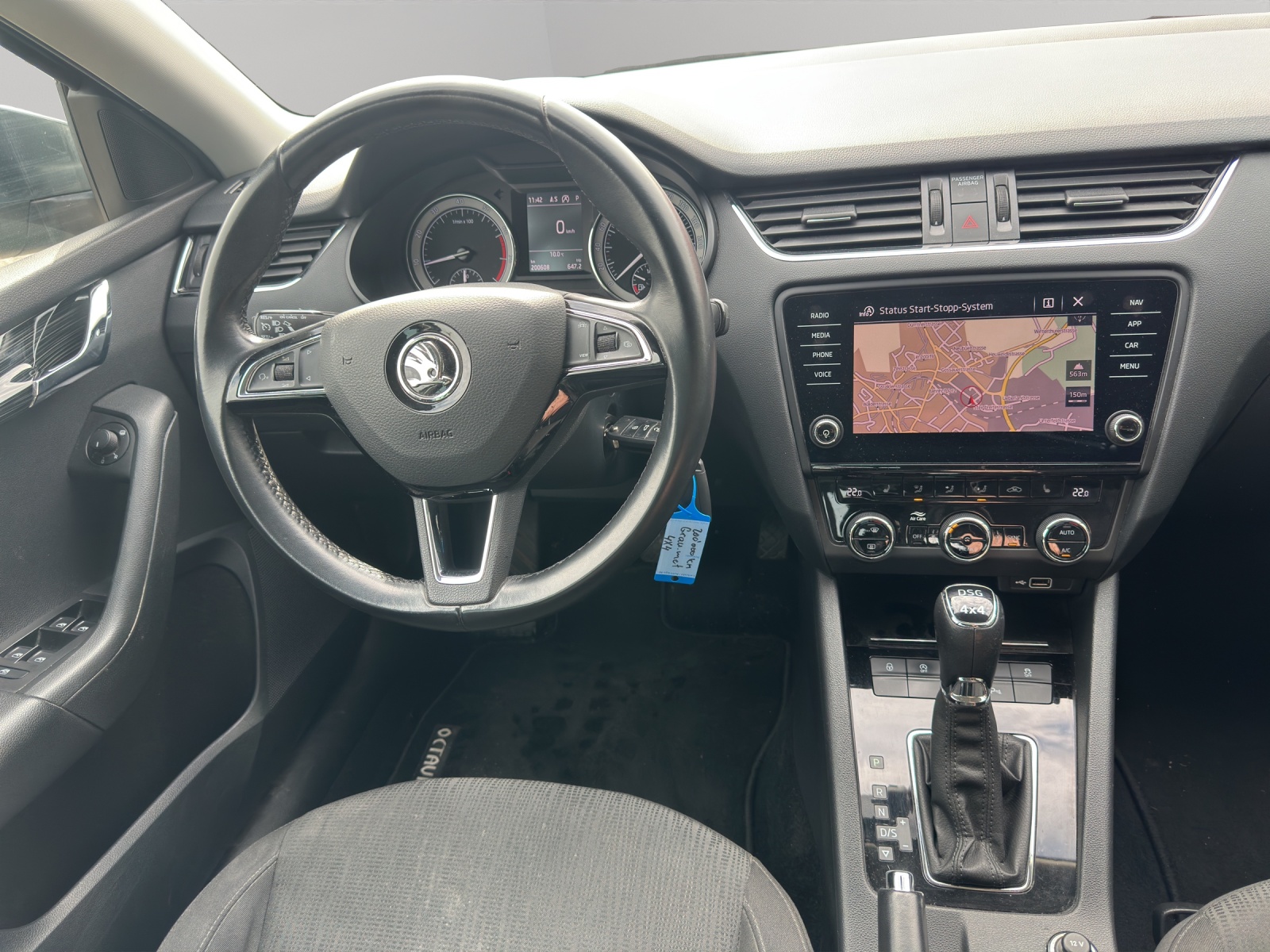 SKODA Octavia Combi 2.0 TSI Ambition 4x4 DSG-image-9