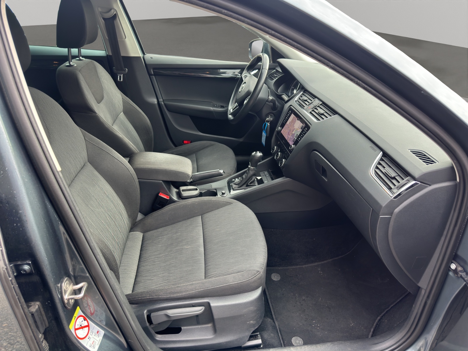 SKODA Octavia Combi 2.0 TSI Ambition 4x4 DSG-image-10