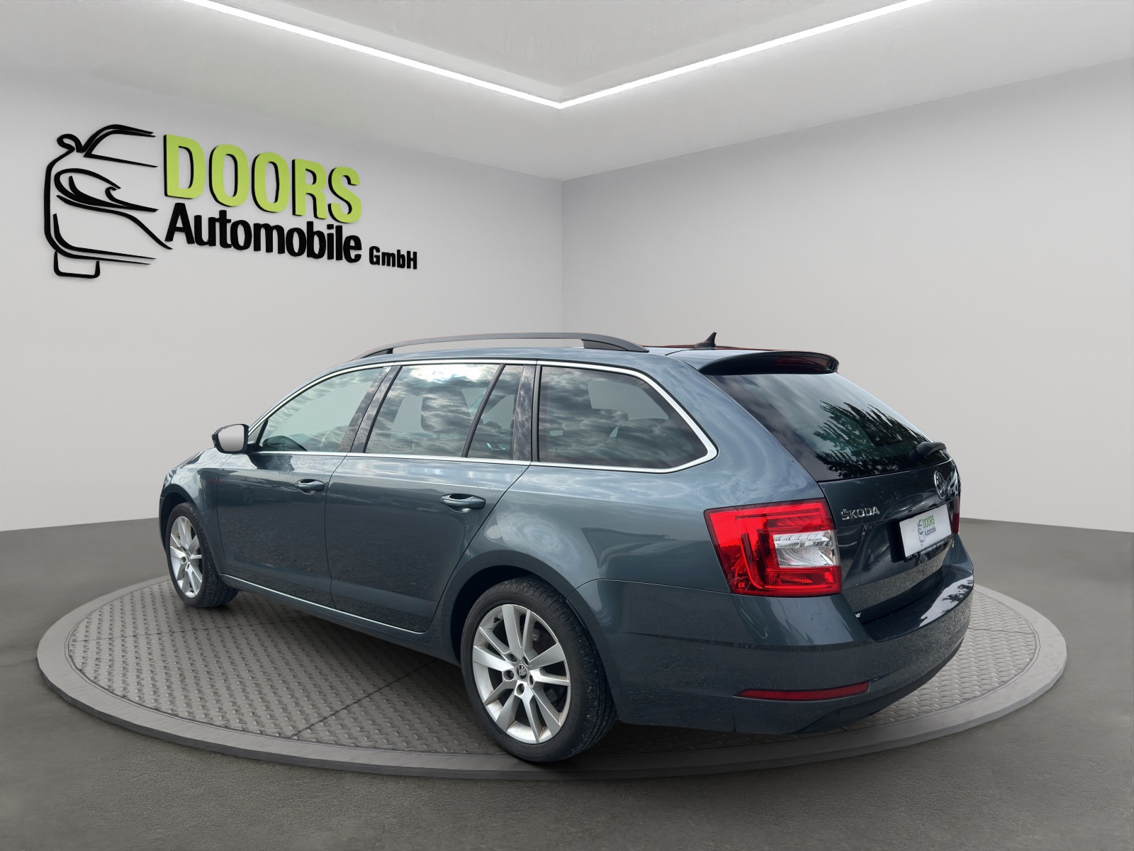 SKODA Octavia Combi 2.0 TSI Ambition 4x4 DSG-image-4