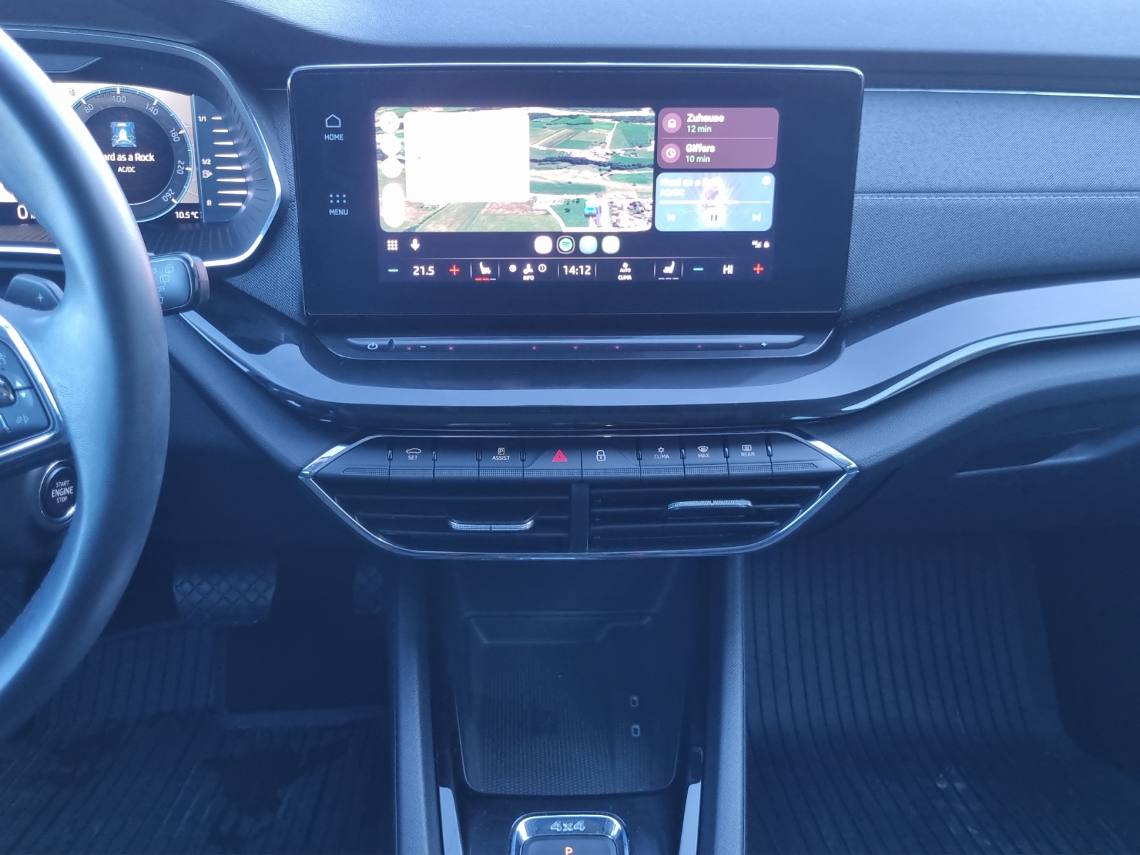SKODA Octavia Combi 2.0 TSI Style DSG 4x4-image-10