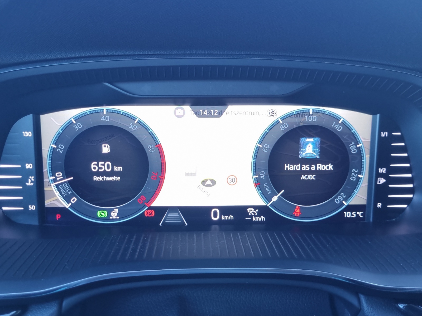 SKODA Octavia Combi 2.0 TSI Style DSG 4x4-image-8