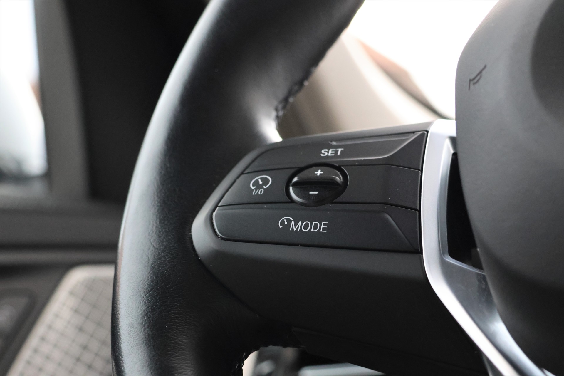 BMW X1 sDrive 18d xLine (CH) "FROZENGREY"-image-15