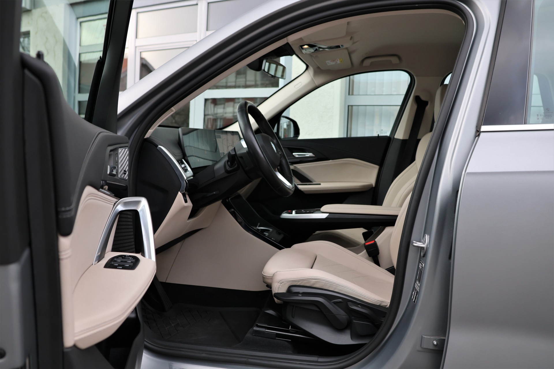 BMW X1 sDrive 18d xLine (CH) "FROZENGREY"-image-8