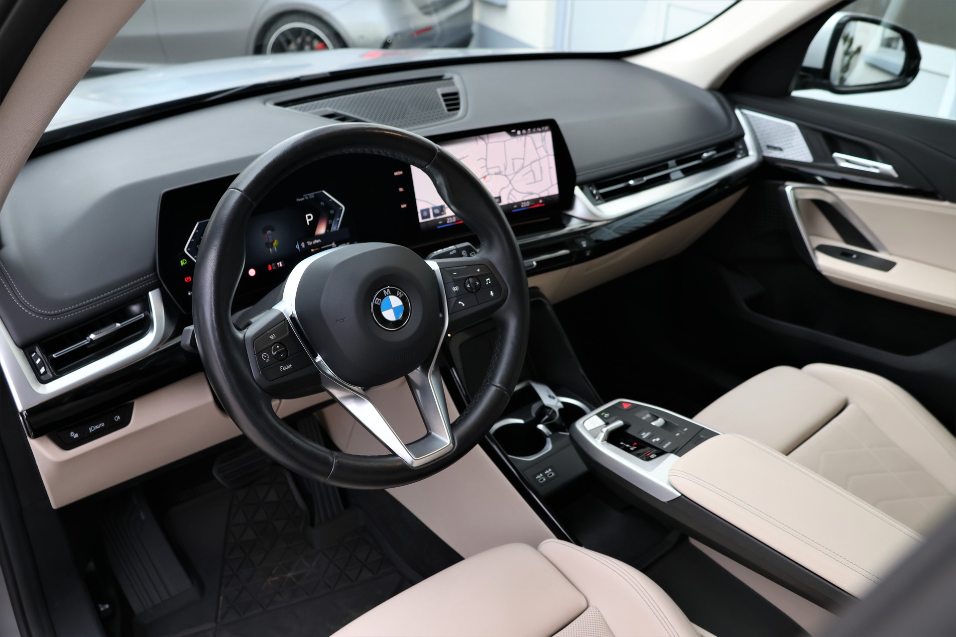 BMW X1 sDrive 18d xLine (CH) "FROZENGREY"-image-9