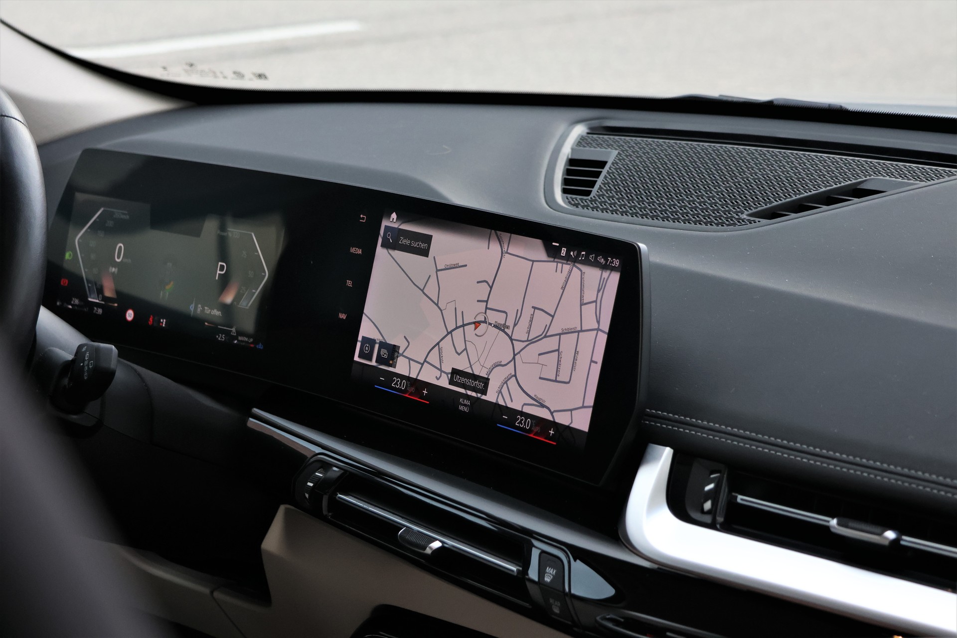 BMW X1 sDrive 18d xLine (CH) "FROZENGREY"-image-17