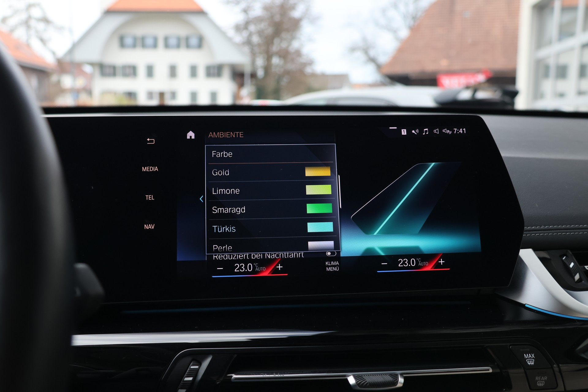 BMW X1 sDrive 18d xLine (CH) "FROZENGREY"-image-23