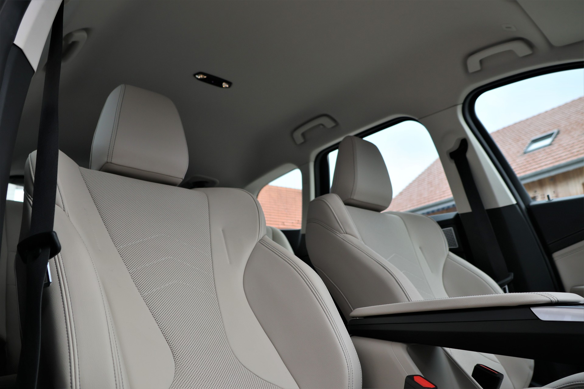 BMW X1 sDrive 18d xLine (CH) "FROZENGREY"-image-19