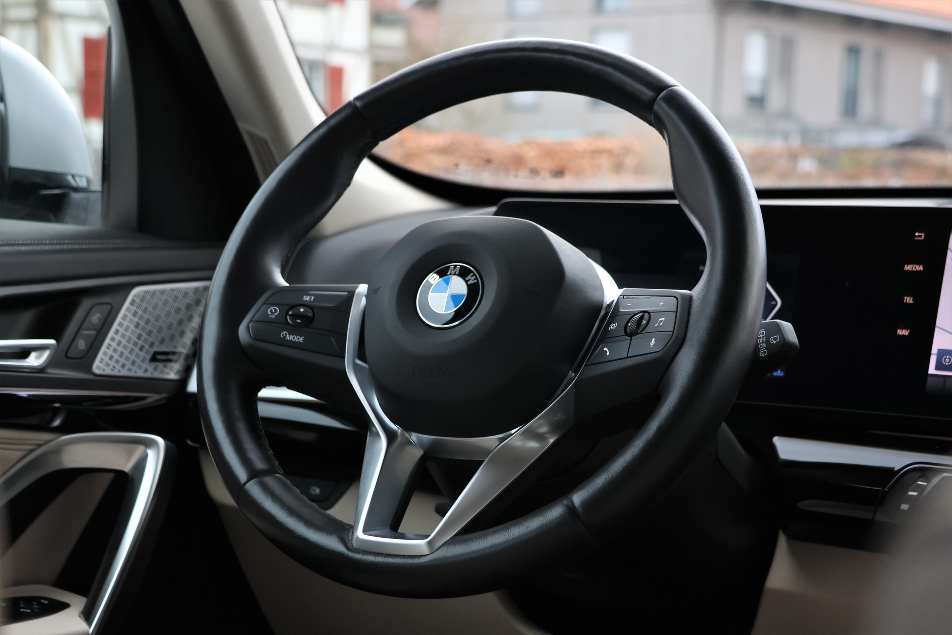 BMW X1 sDrive 18d xLine (CH) "FROZENGREY"-image-13