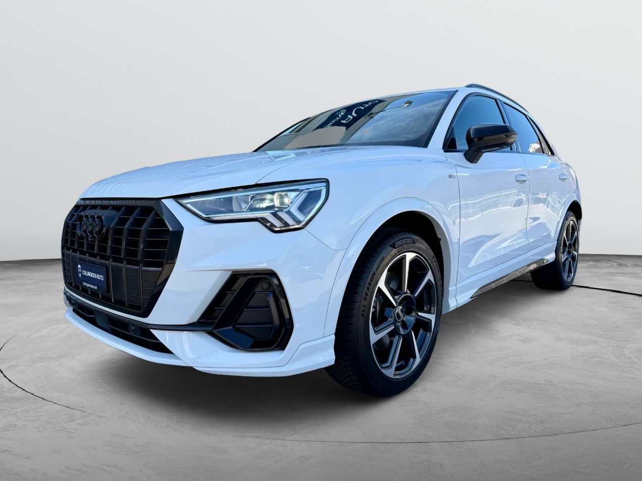 AUDI Q3 40 TDI S line quattro S-tronic-image-0