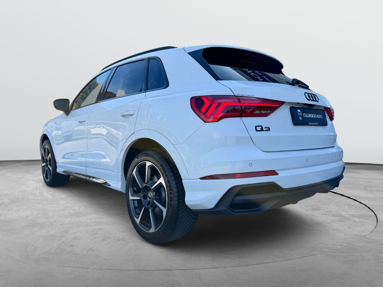 AUDI Q3 40 TDI S line quattro S-tronic-image-6