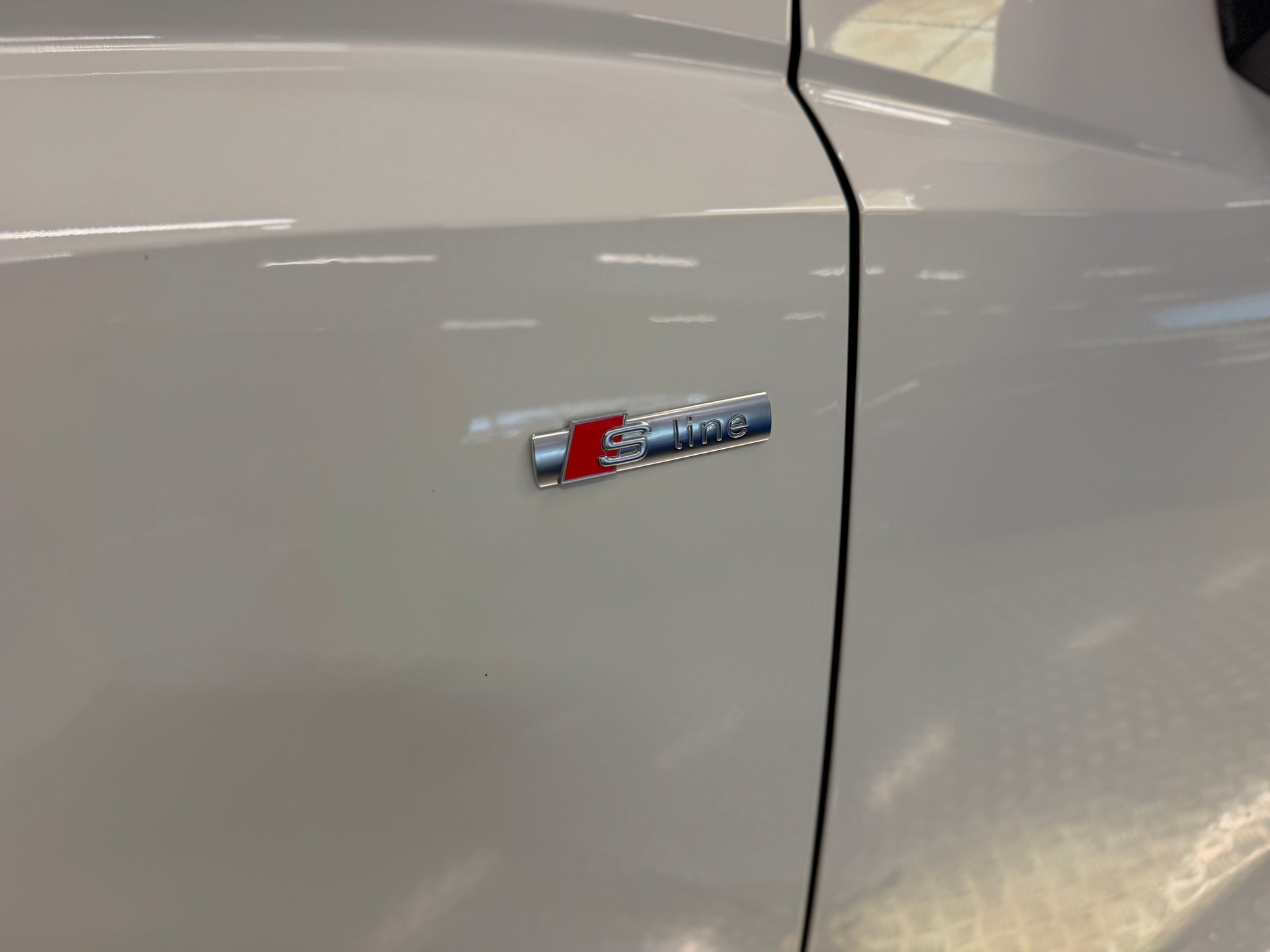 AUDI Q3 40 TDI S line quattro S-tronic-image-15