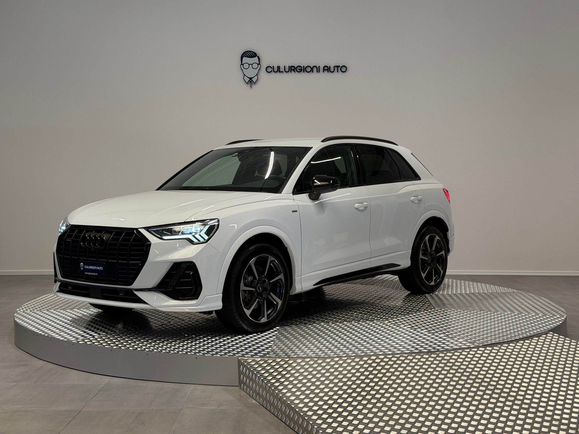 AUDI Q3 40 TDI S line quattro S-tronic