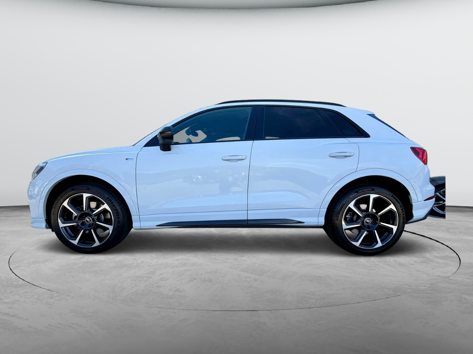 AUDI Q3 40 TDI S line quattro S-tronic-image-7