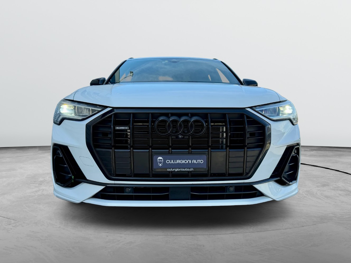 AUDI Q3 40 TDI S line quattro S-tronic-image-1