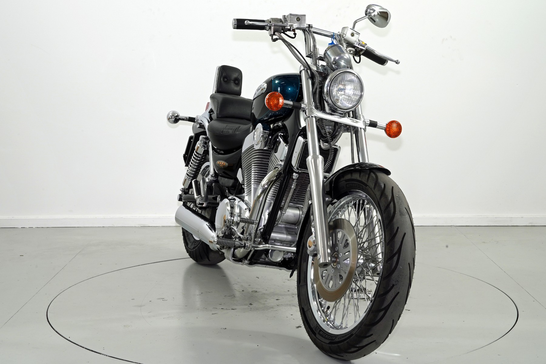 SUZUKI VS 1400 GLP-showroom-element-1