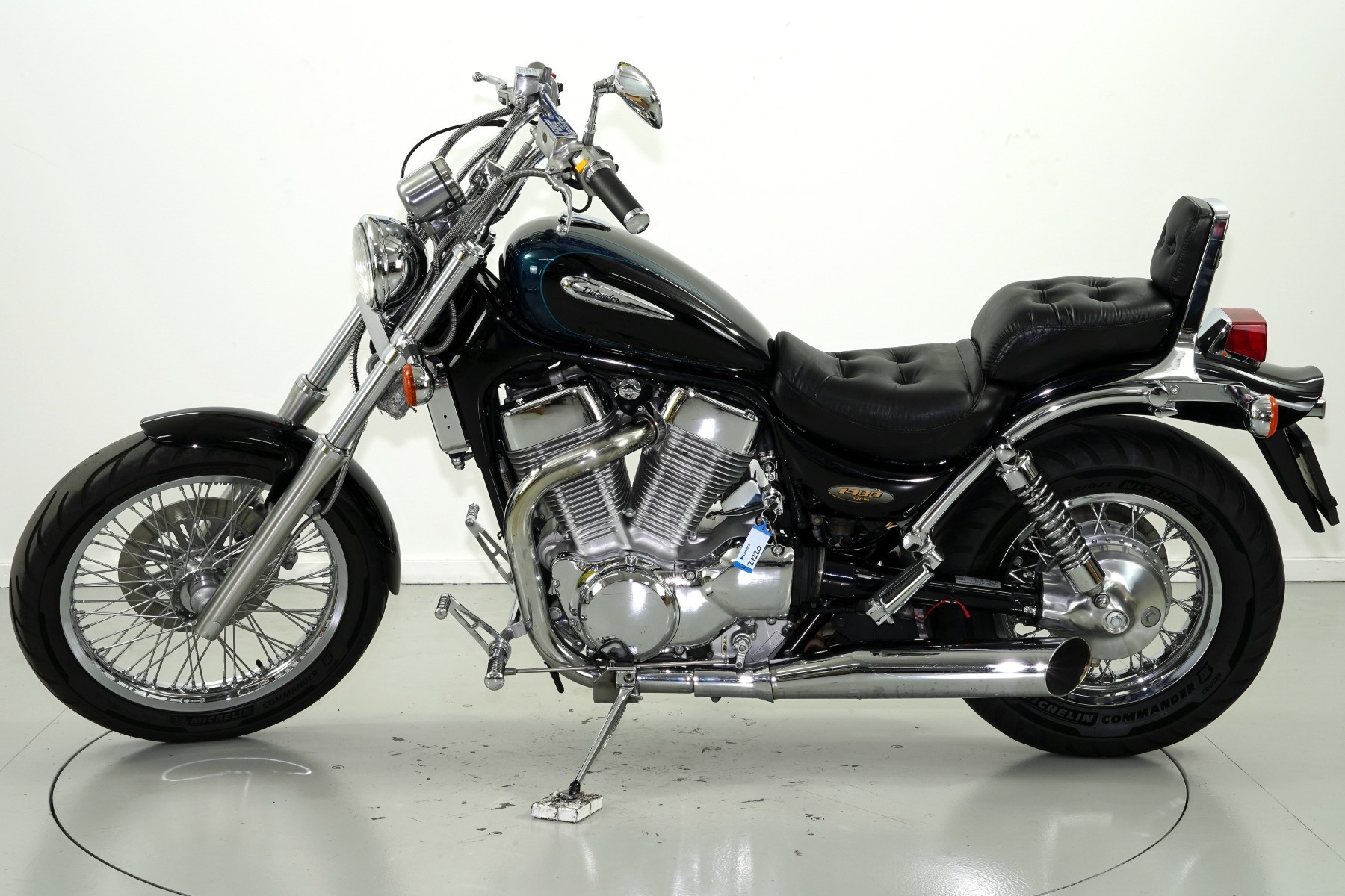 SUZUKI VS 1400 GLP-image-4