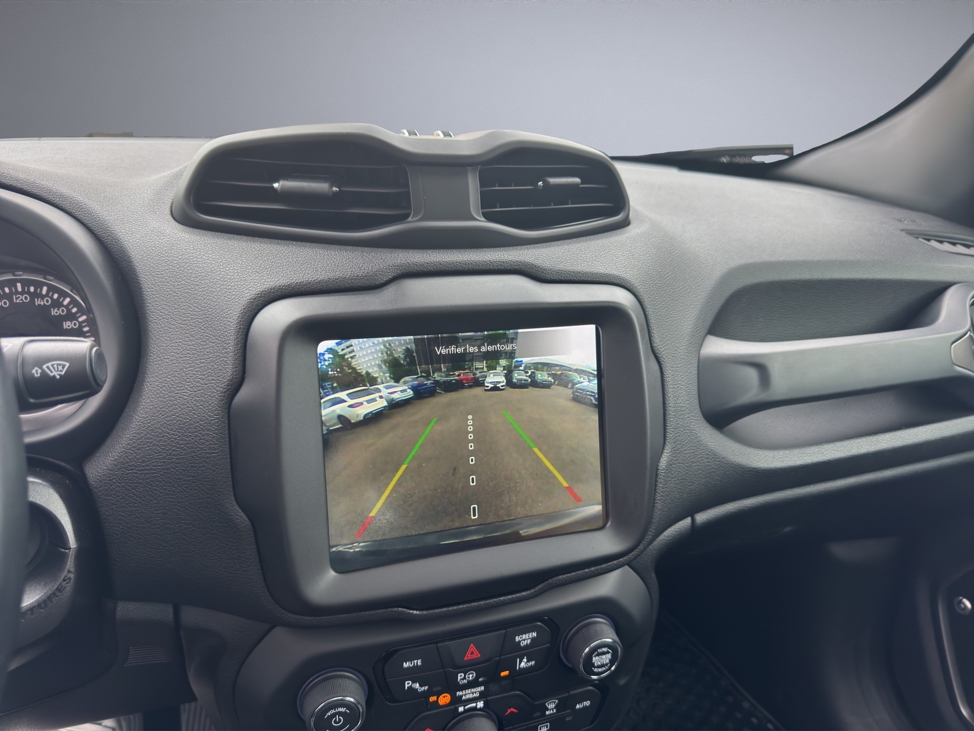 JEEP Renegade 1.3 Turbo Limited AWD-image-13