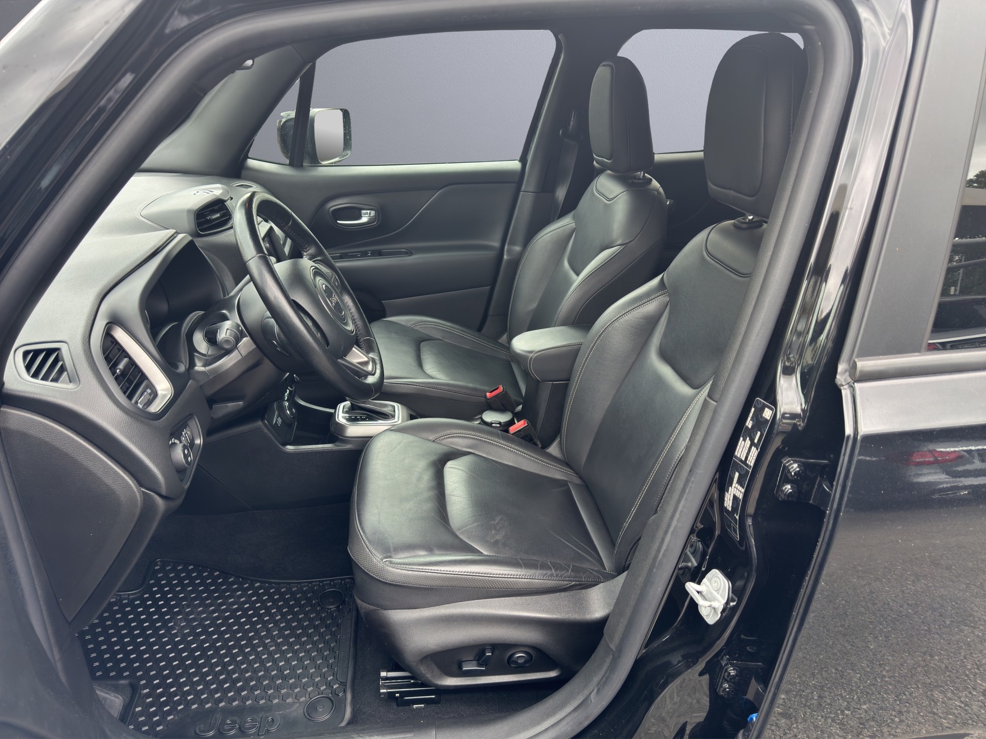 JEEP Renegade 1.3 Turbo Limited AWD-image-9