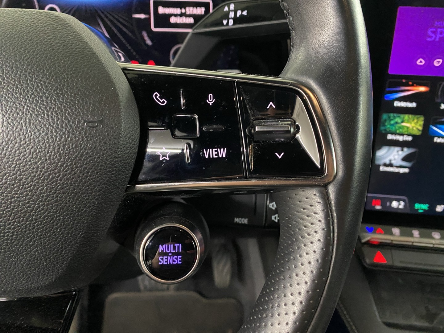 RENAULT Mégane E-TECH EV60 Techno-image-16