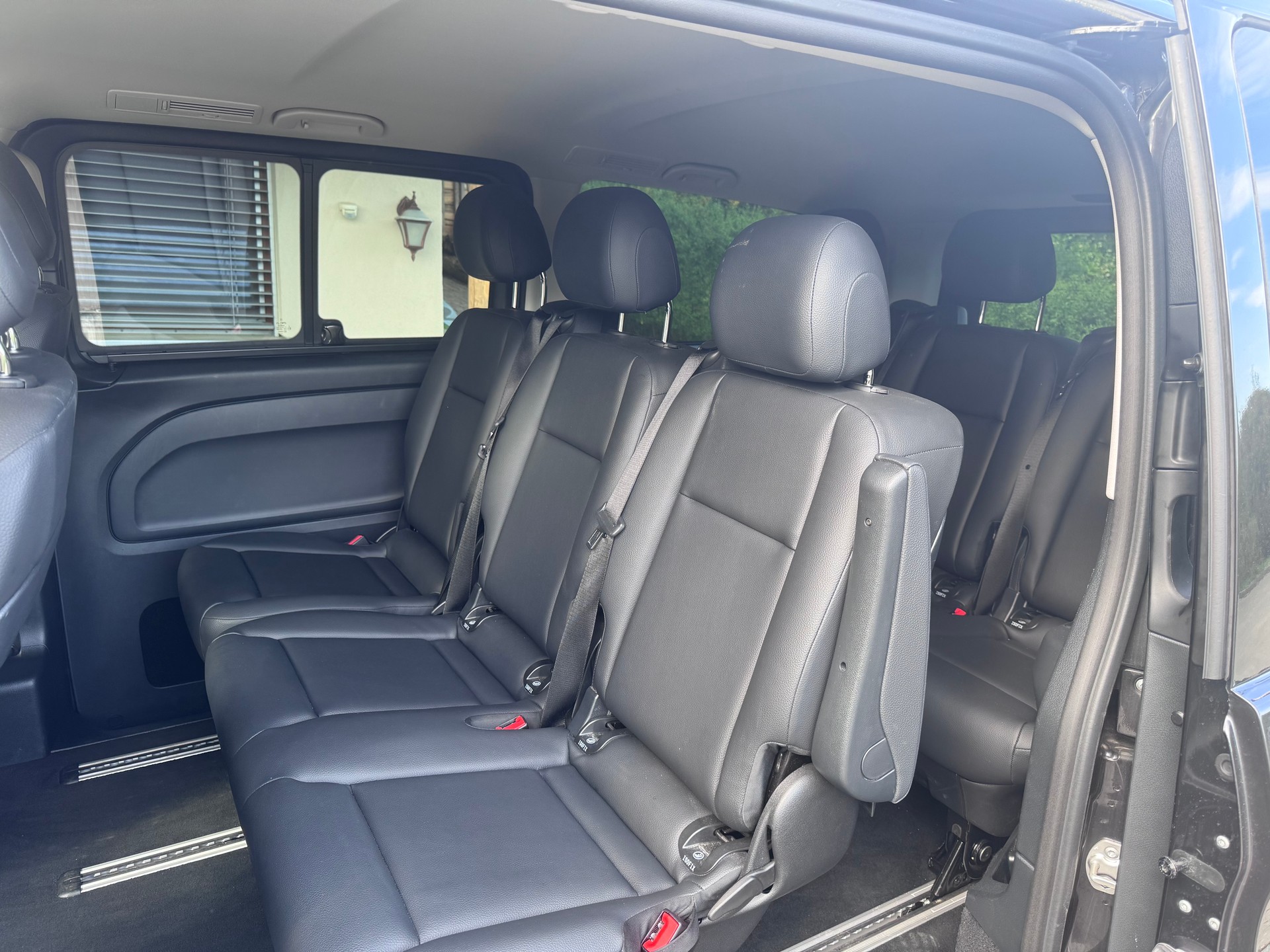 MERCEDES-BENZ Vito 116 CDI Lang Select Family Tourer 9G-Tronic-image-4