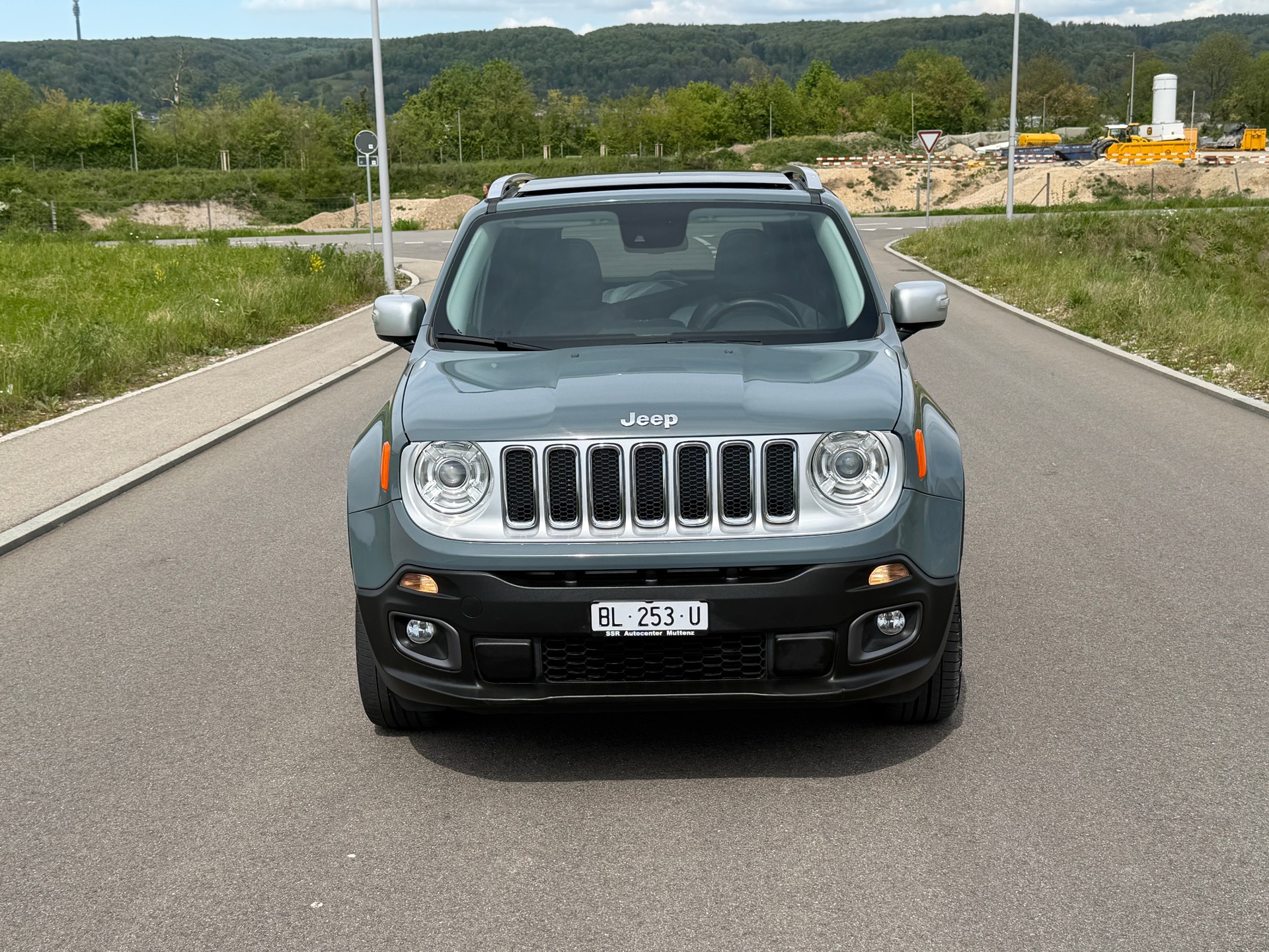 JEEP Renegade 2.0 CRD Limited AWD + Low Range 9ATX-showroom-element-3