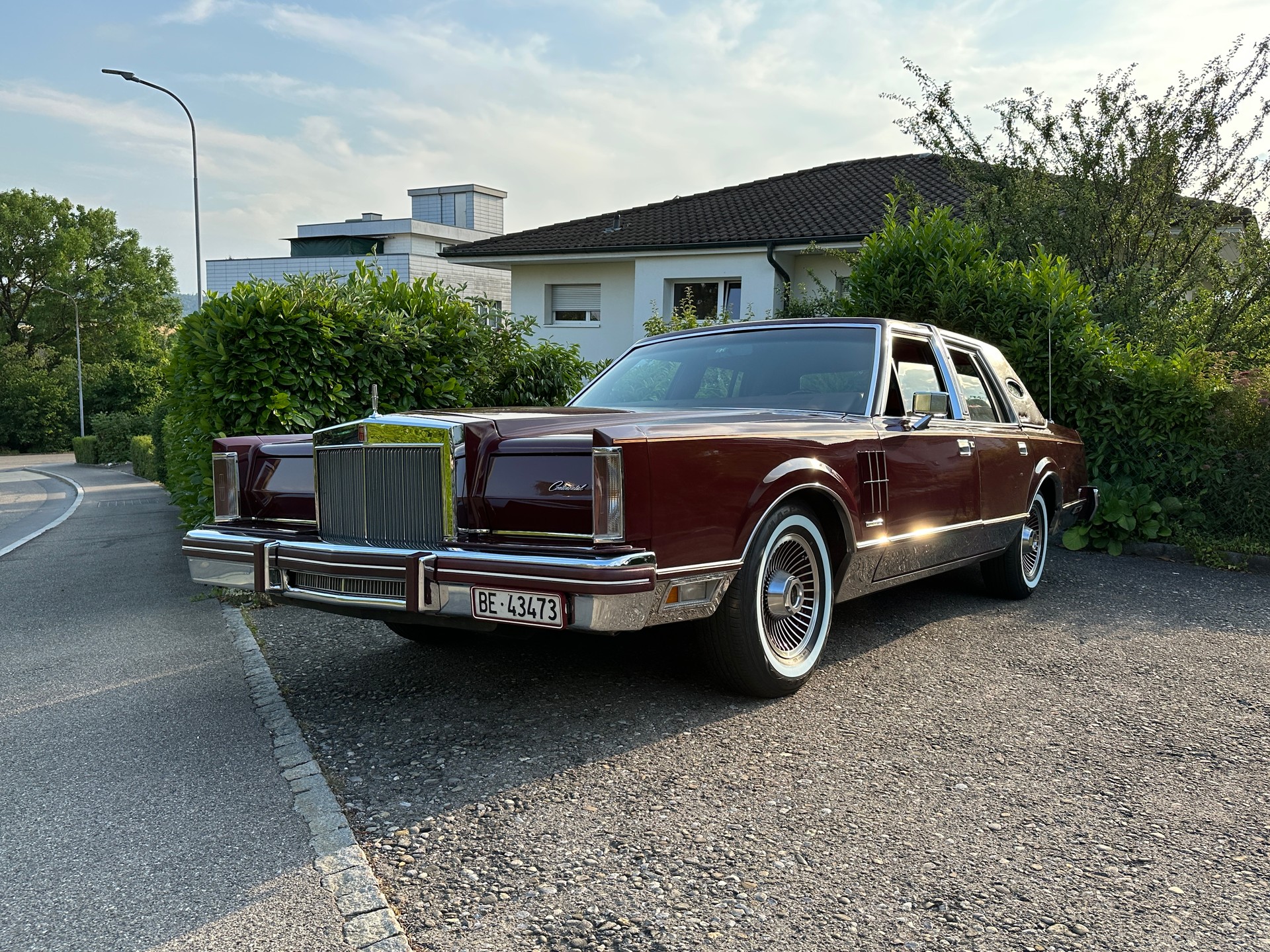 LINCOLN Continental Mark VI Signature Series-image-0