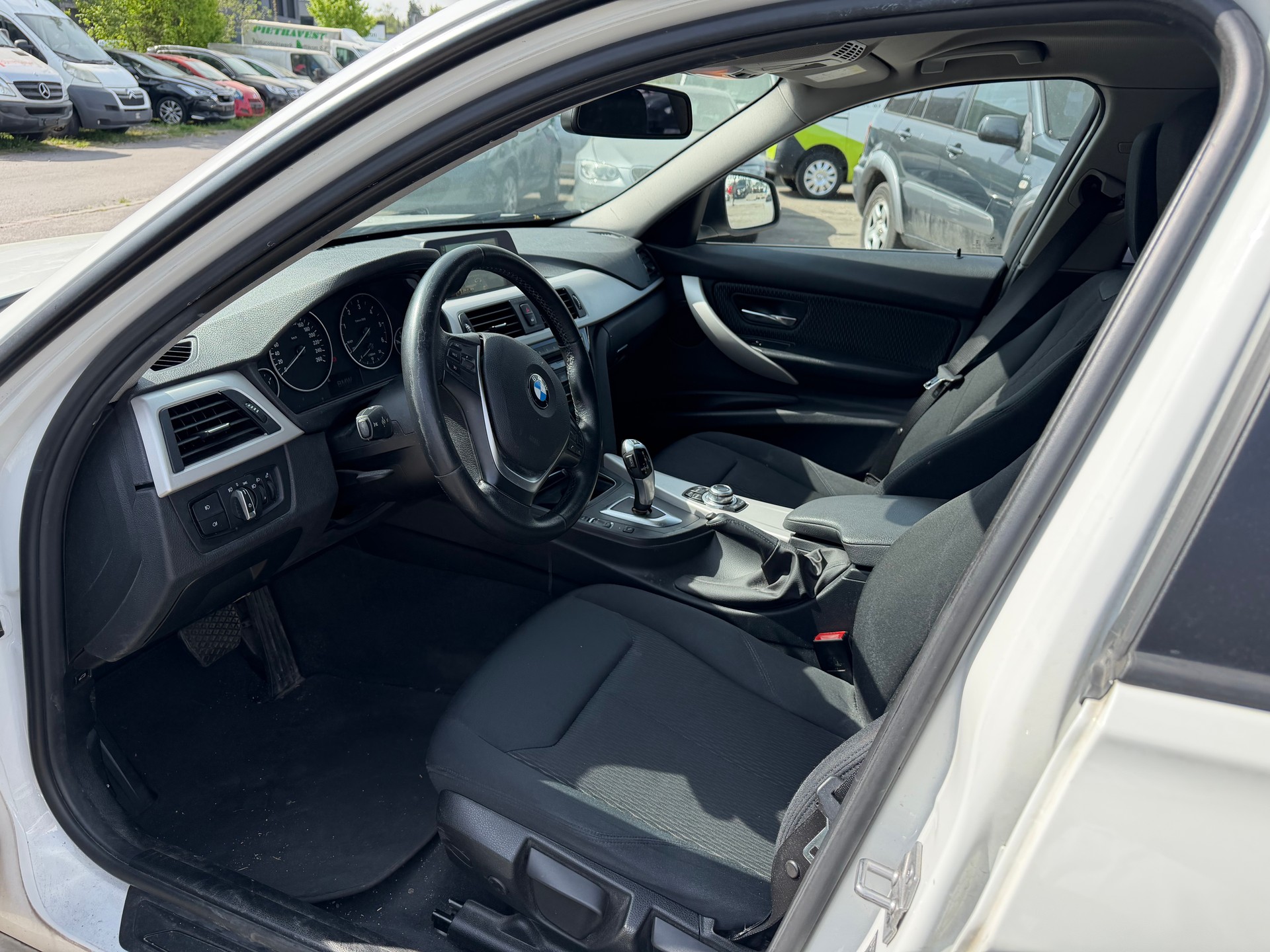BMW 316d Touring Business Steptronic-image-11